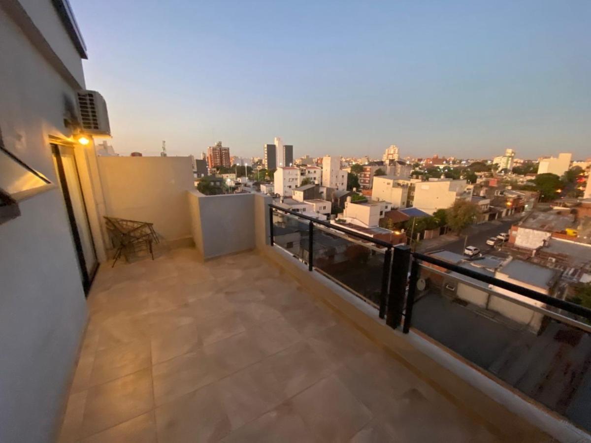 Departamento Con Gran Balcon A La Calle Y Parrilla Apartment *